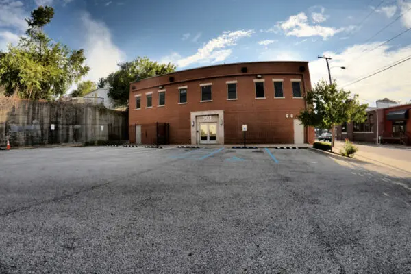 Baxter Ave Office Space property management