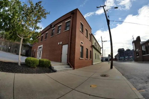 Baxter Ave Office Space property management