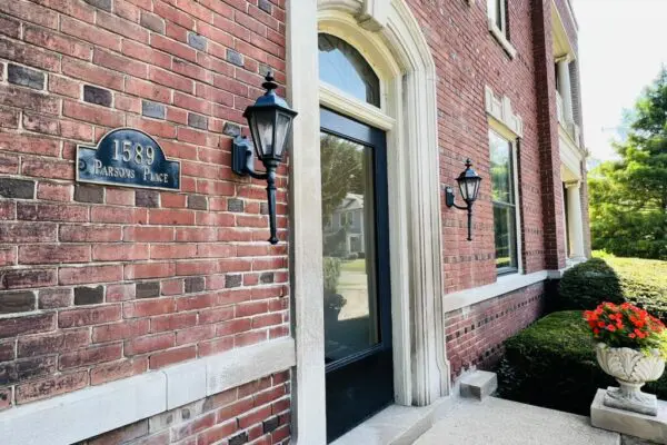 1589 Parsons Place Entrance