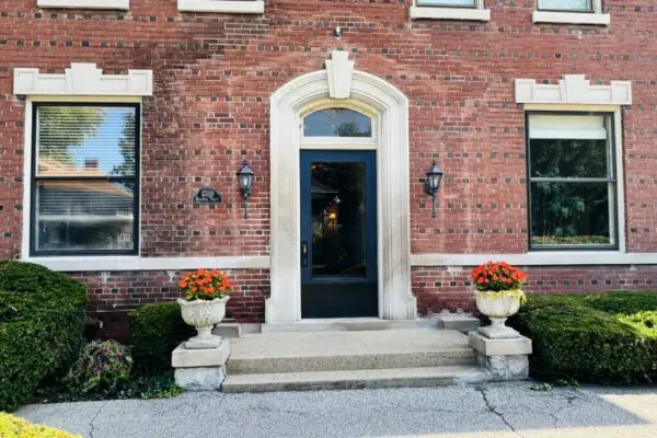 1589 Parsons Place Front Entrance