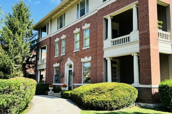 1589 Parsons Place Porches