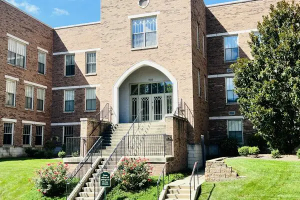 Belknap Condos Front Entrance