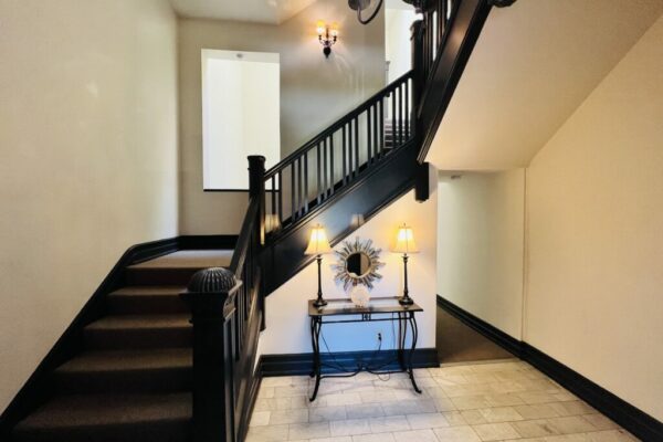 1589 Parsons Place Stairway